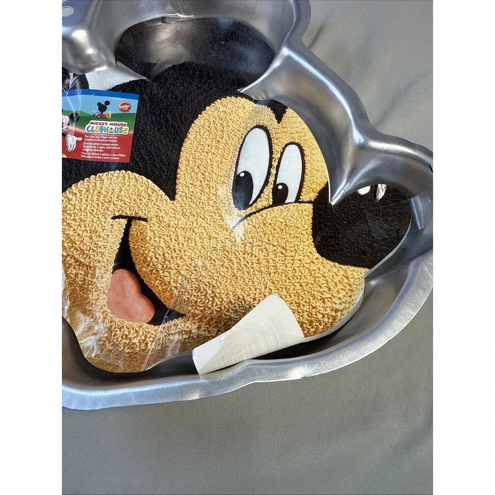 Wilton Mickey Mouse Head Cake Pan Disney Clubhouse 2105-7070 with Instructions